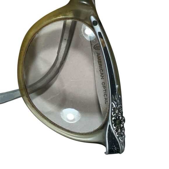 American Optical VTG 60’s Aluminum Frame Floral Cats Eye Glasses 5 1/4 - Picture 4 of 16